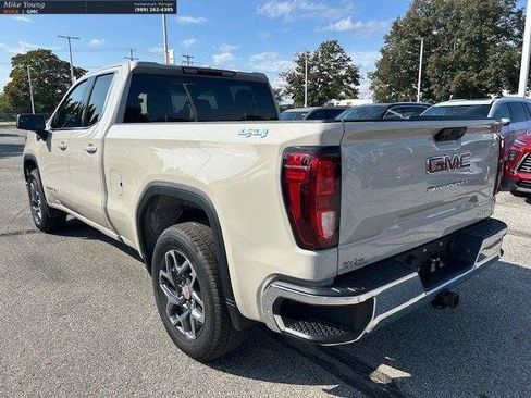 New 2026 GMC Sierra 1500 SLE image 4
