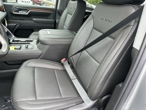 New 2026 GMC Sierra 3500 Denali w/ Denali Reserve Package AWD/4WD image 15