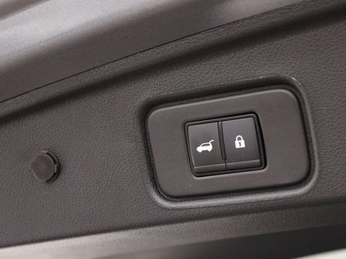 Certified 2025 Nissan Pathfinder Platinum w/ Cargo Package FWD image 8