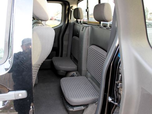 Used 2009 Nissan Frontier SE w/ SE Value Truck Pkg image 26