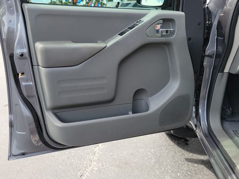 Used 2021 Nissan Frontier SV RWD image 19