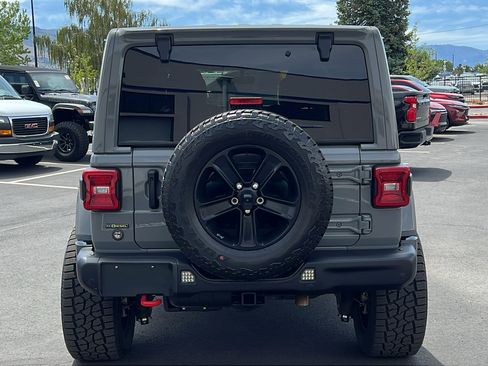 Used 2022 Jeep Wrangler Unlimited Sahara AWD/4WD image 6