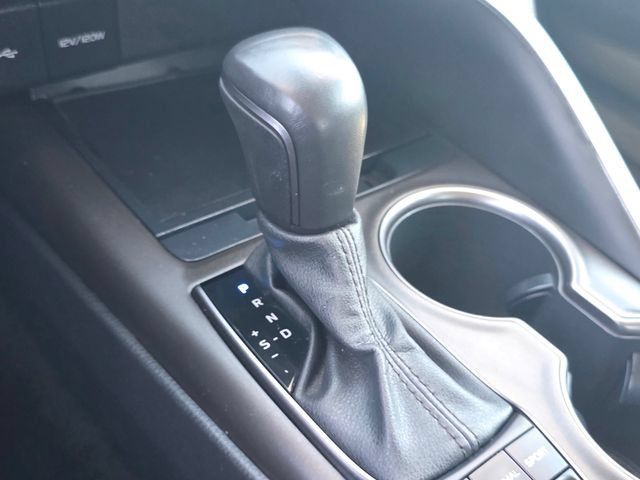 Used 2022 Toyota Camry SE FWD image 22