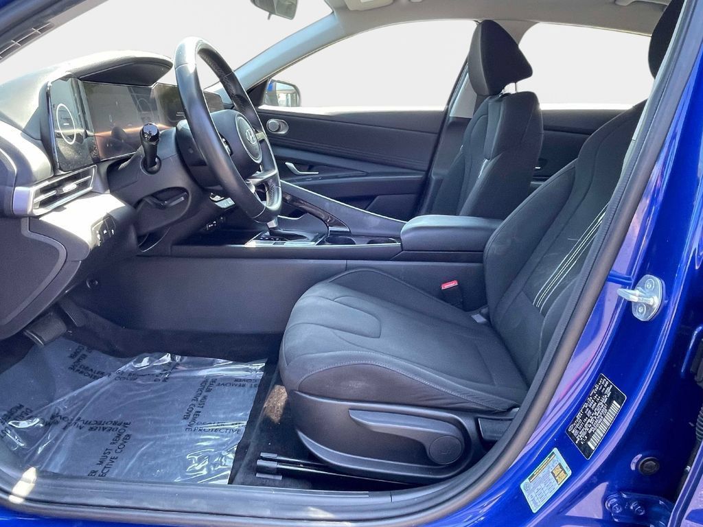 Used 2023 Hyundai Elantra SEL w/ Convenience Package FWD image 14