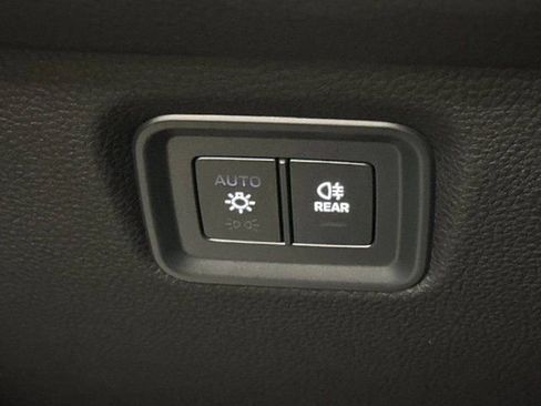 Certified 2025 Porsche Cayenne Coupe image 34