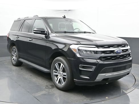 Used 2024 Ford Expedition Limited AWD/4WD image 3