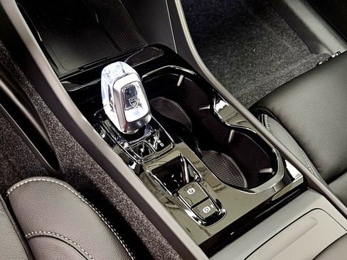 New 2026 Volvo XC40 B5 Plus w/ Protection Package Premier image 43