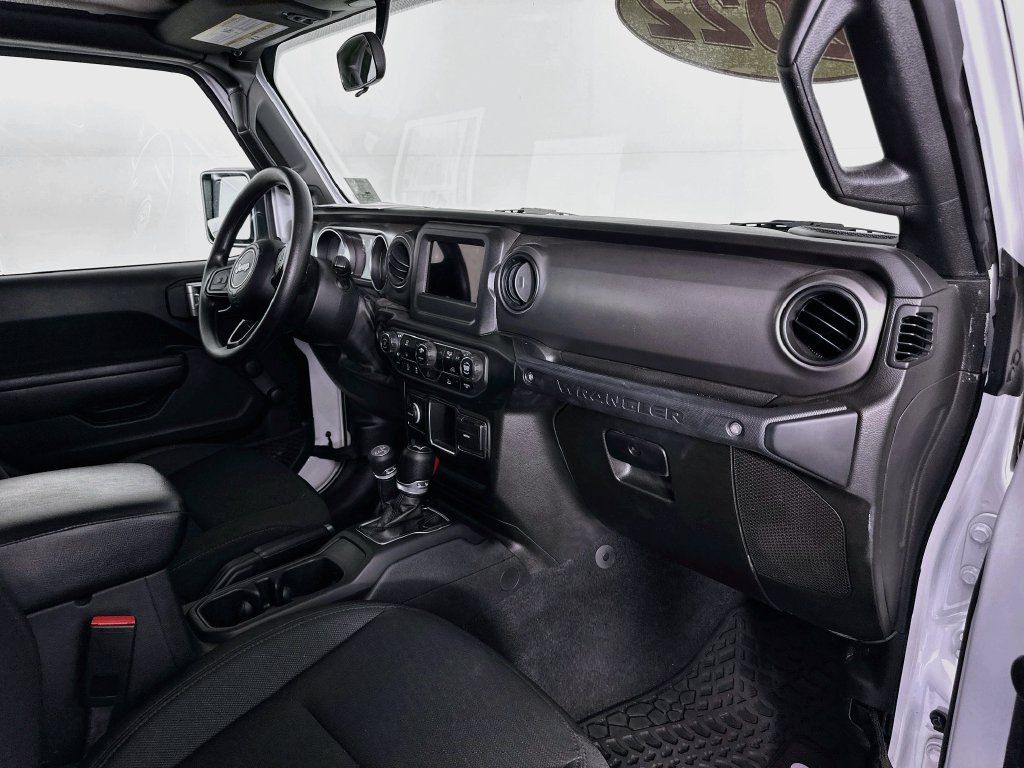 Used 2022 Jeep Wrangler Sport AWD/4WD image 35