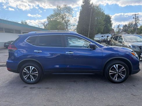 Used 2020 Nissan Rogue SV w/ Premium Package AWD/4WD image 6