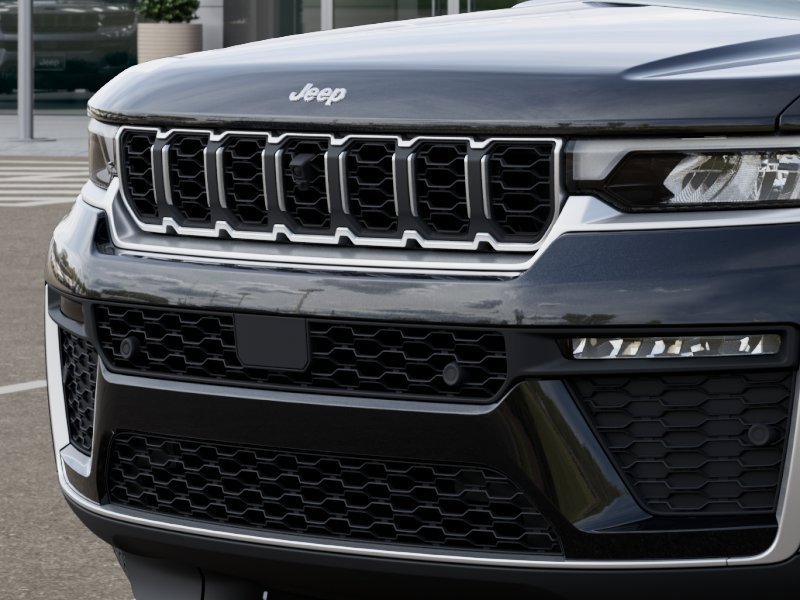 New 2026 Jeep Grand Cherokee Limited w/ Luxury Tech Group II RWD image 11