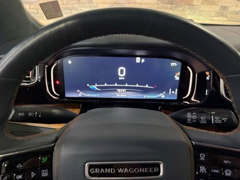 Used 2022 Jeep Grand Wagoneer Series III AWD/4WD image 15