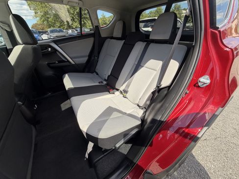 Used 2018 Toyota RAV4 XLE FWD image 14