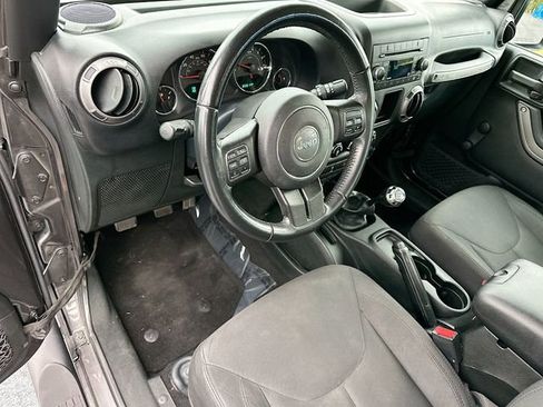 Used 2018 Jeep Wrangler Unlimited Sport w/ Connectivity Group image 9