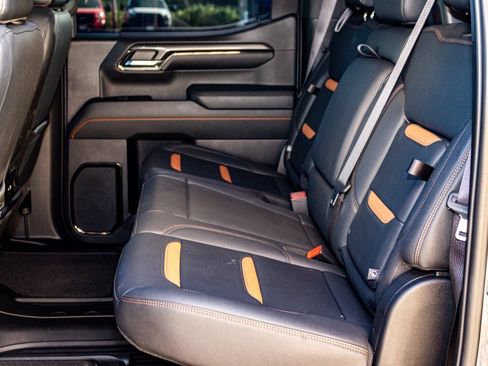 Used 2024 GMC Sierra 1500 AT4 w/ Technology Package image 27