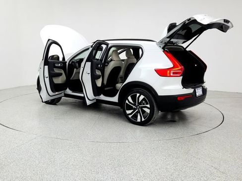 Certified 2024 Volvo XC40 B5 Plus w/ Protection Package Premier image 12