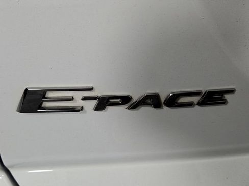 Used 2020 Jaguar E-PACE R-Dynamic SE image 30
