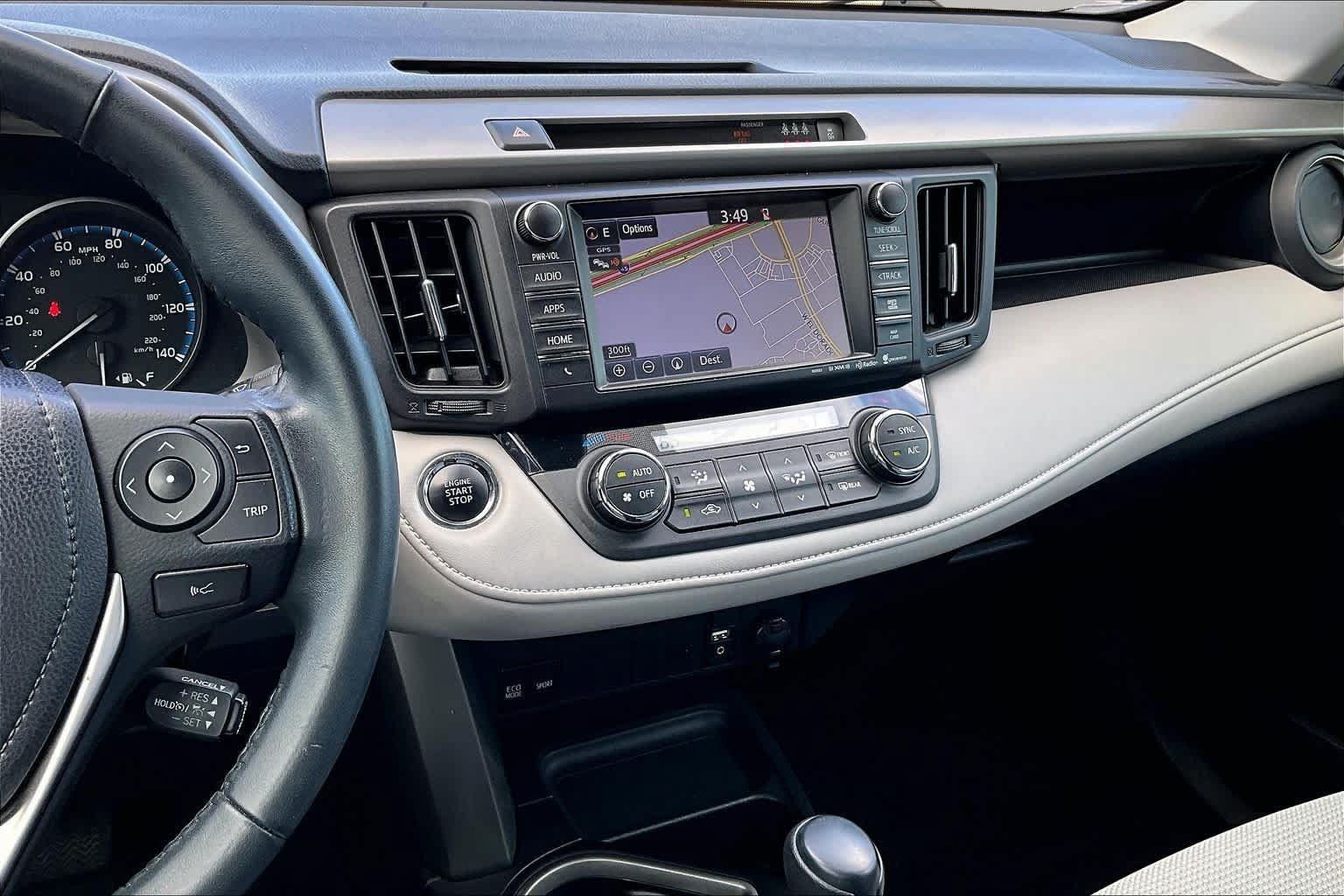Used 2018 Toyota RAV4 XLE FWD image 7