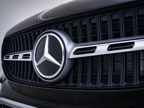 Certified 2025 Mercedes-Benz GLA 250 4MATIC image 3