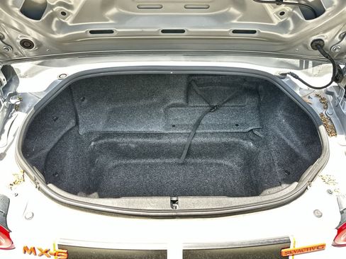 Used 2024 MAZDA MX-5 Miata RF Grand Touring RWD image 16