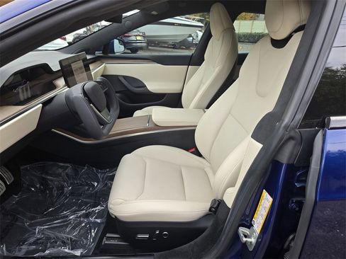 Used 2022 Tesla Model S image 16