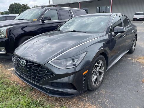 Used 2020 Hyundai Sonata SEL w/ Convenience Package FWD image 3