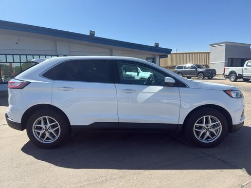 Used 2024 Ford Edge SEL w/ Convenience Package AWD/4WD image 4