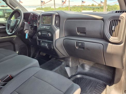 Used 2019 Chevrolet Silverado 1500 W/T w/ WT Convenience Package AWD/4WD image 8