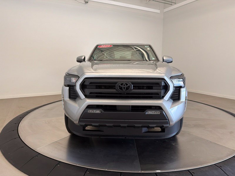 Certified 2025 Toyota Tacoma SR5 AWD/4WD image 8