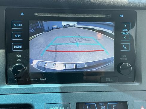 Used 2016 Toyota Sienna XLE w/ XLE Navigation Package FWD image 32