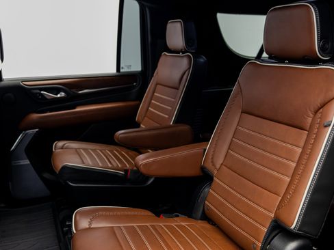 Used 2023 GMC Yukon XL Denali Ultimate image 36