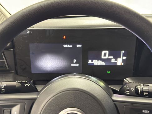 Used 2025 Nissan Kicks S image 20