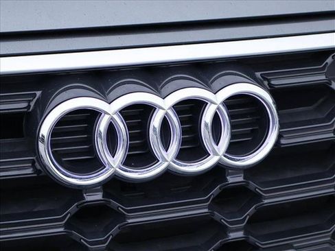 Used 2023 Audi Q5 2.0T Premium w/ Convenience Package AWD/4WD image 30