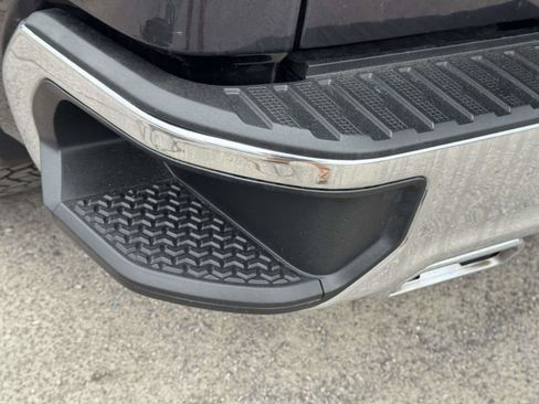 Used 2023 GMC Sierra 1500 SLT w/ SLT Premium Package image 13