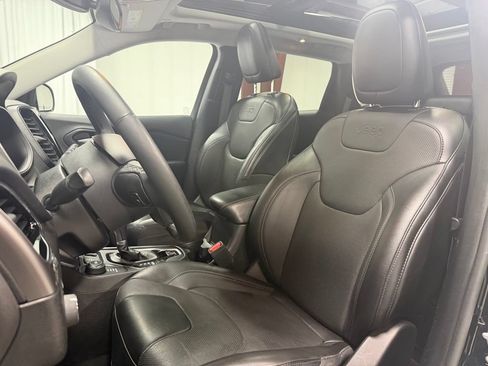 Used 2022 Jeep Cherokee Limited w/ Elite Package AWD/4WD image 22