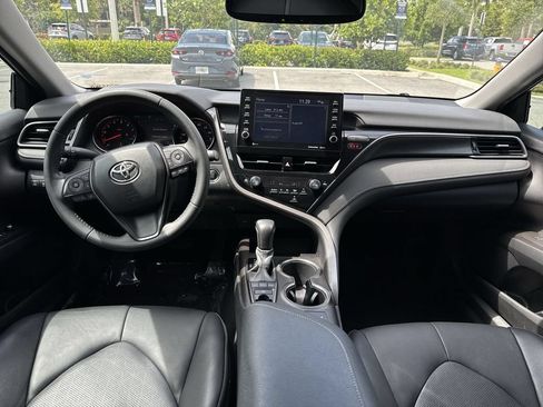 Used 2021 Toyota Camry XSE FWD image 14