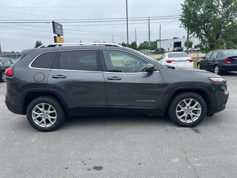 Used 2015 Jeep Cherokee Latitude FWD image 5