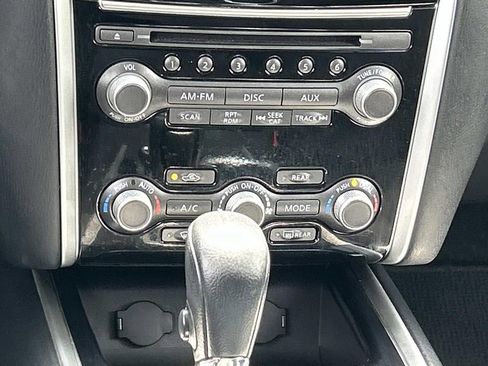 Used 2014 Nissan Pathfinder SV AWD/4WD image 26