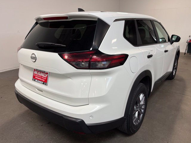 Used 2024 Nissan Rogue S FWD image 3