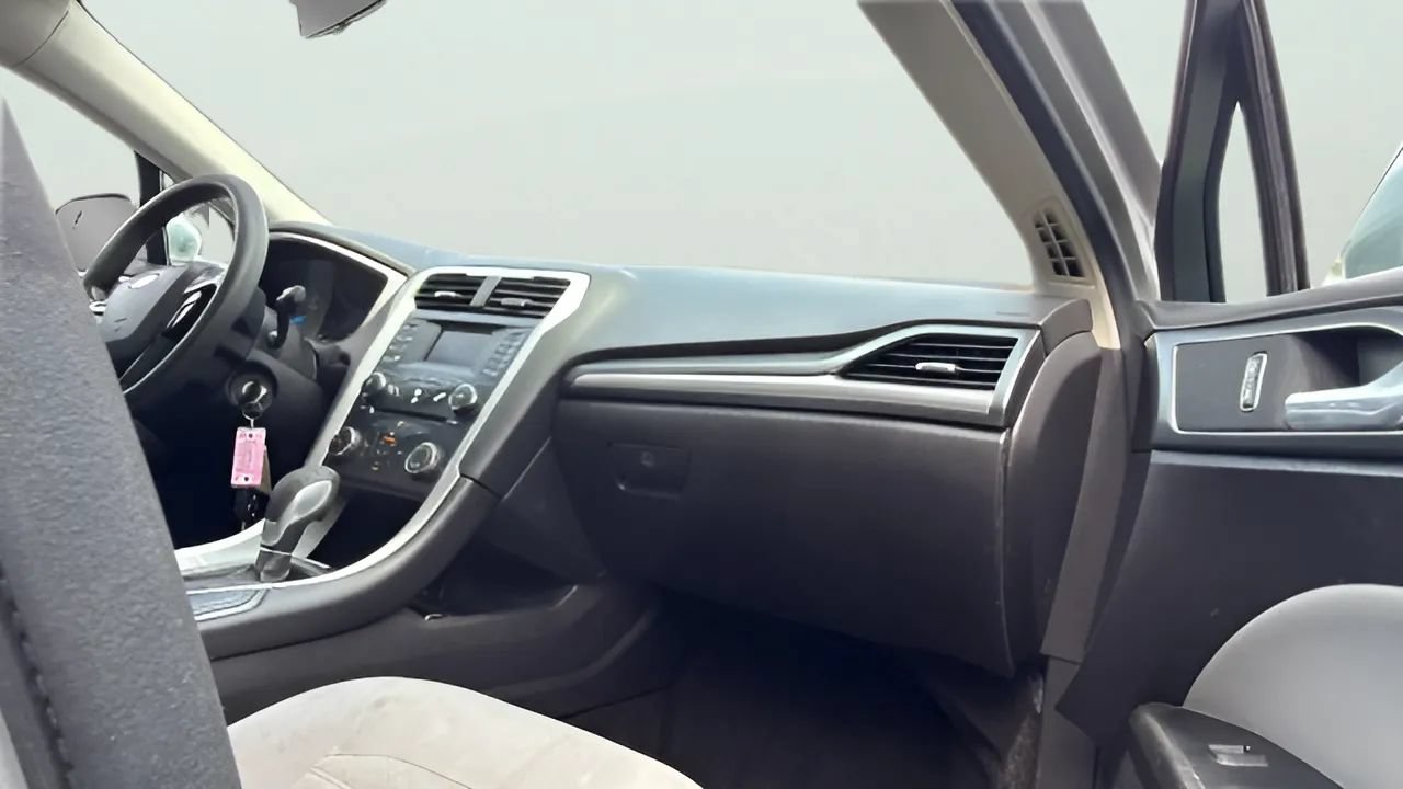 Used 2013 Ford Fusion S FWD image 10