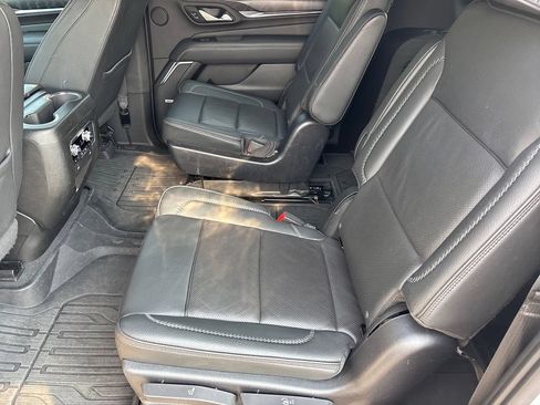 Used 2022 GMC Yukon XL Denali AWD/4WD image 13