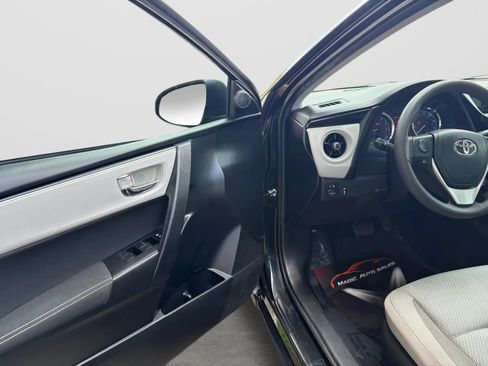 Used 2019 Toyota Corolla LE FWD image 11