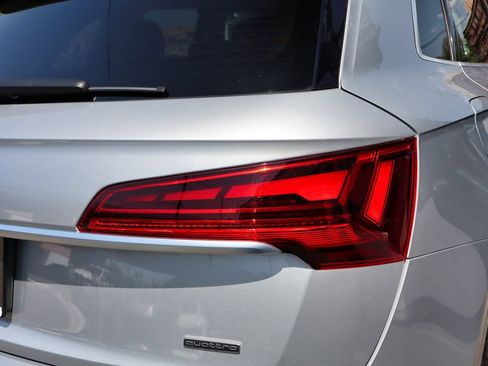 Used 2021 Audi Q5 2.0T Premium Plus w/ Premium Plus Package AWD/4WD image 13