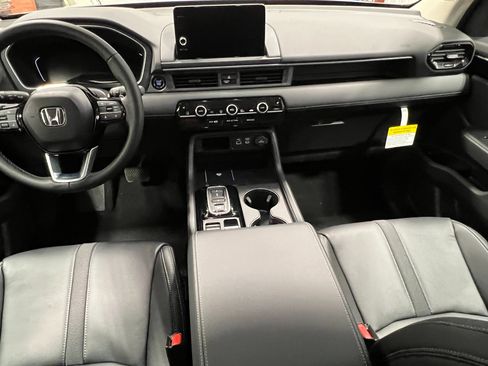 New 2025 Honda Pilot EX-L image 18