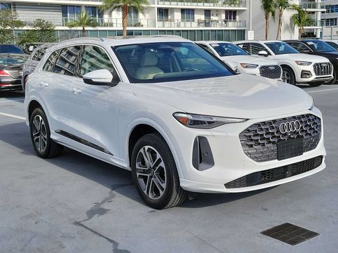 Certified 2025 Audi Q5 Premium Plus w/ Premium Plus AWD/4WD image 8