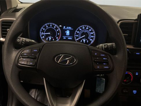Used 2021 Hyundai Venue SE FWD image 22
