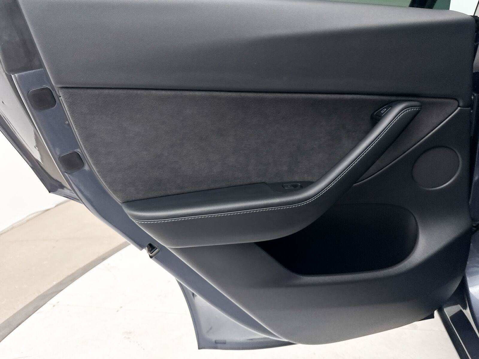 Used 2022 Tesla Model Y Performance AWD/4WD image 30