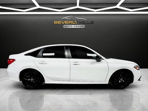 Used 2023 Honda Civic Sport image 6