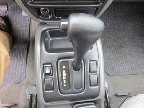 Used 2000 Suzuki Vitara JLX image 28