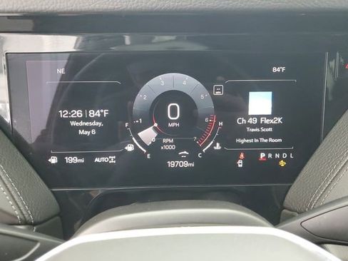 Used 2025 GMC Yukon XL Denali AWD/4WD image 26