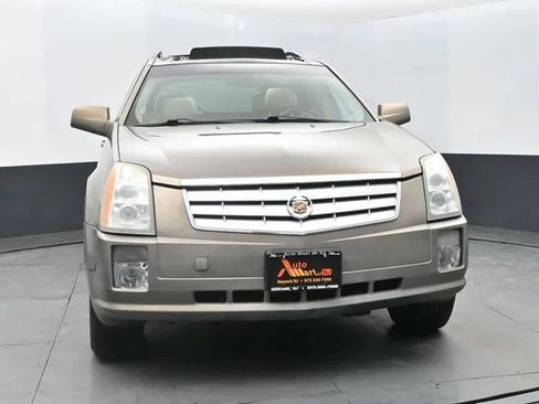 Used 2007 Cadillac SRX w/ Premium Seating Package image 3